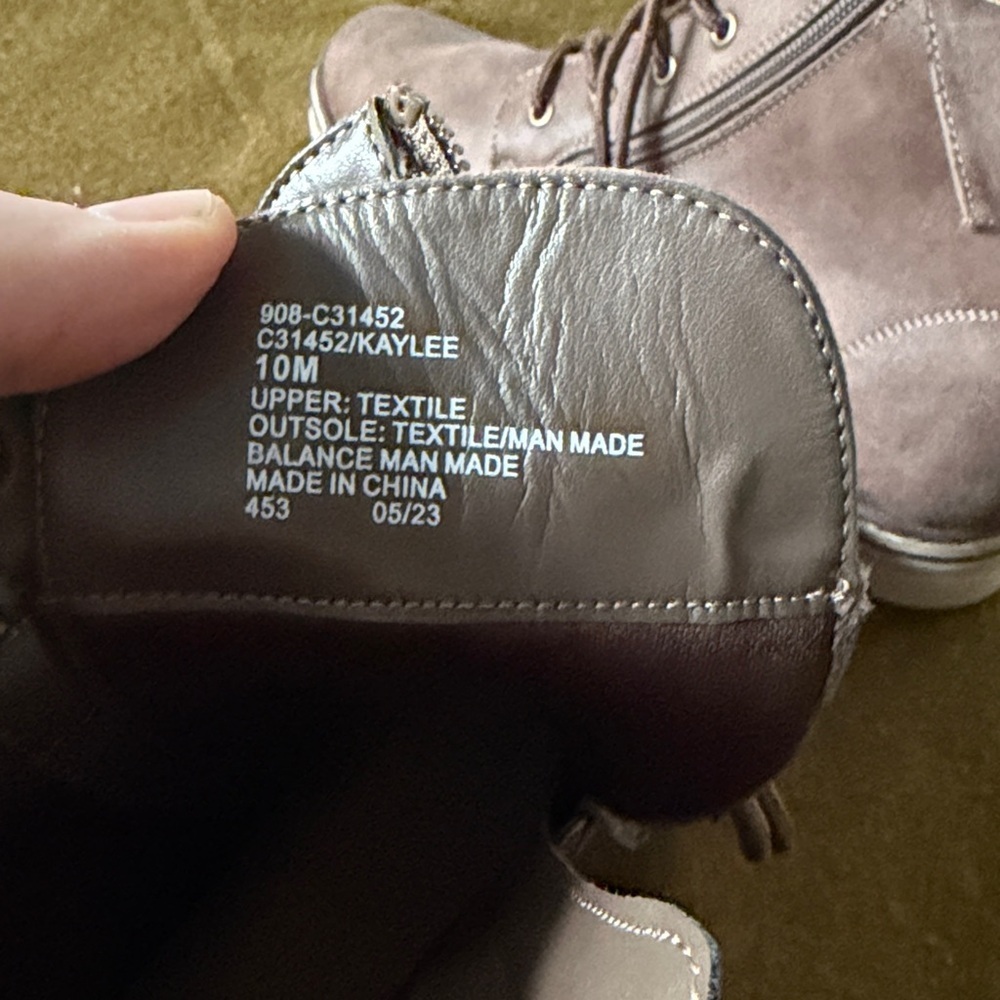 NWT Cliffs By White Mountain Hanson Bootie Womens 10 - Picture 6 of 6